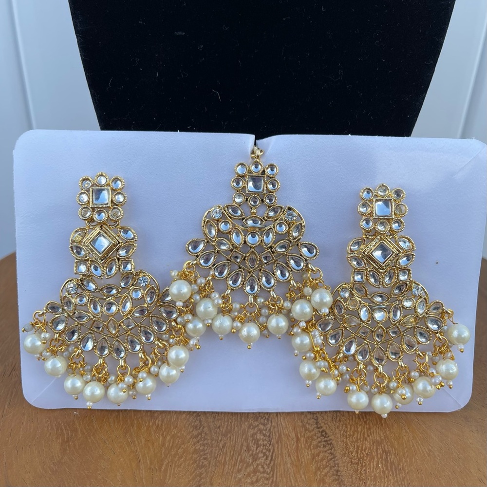 Faux Pearl Kundan Earrings With Maang Tikka - Picture 4 of 10